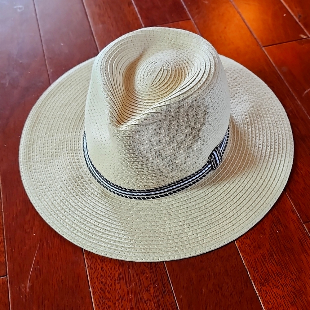 Canadian Hat